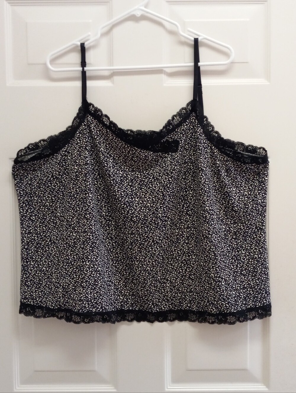 Lane Bryant Cami Tank Top Size 26/28 Black Lace Trim Y2K Fairy Romantic